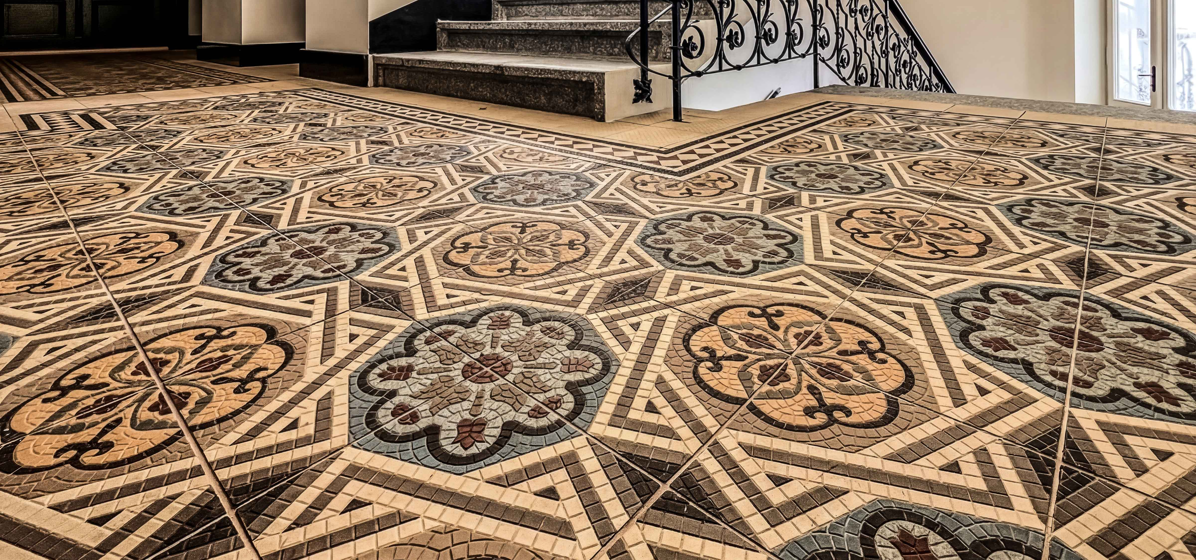 NACHFERTIGUNG VON FEISTEINZEUGFLIESEN